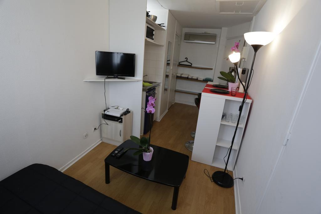 Residences Paris Maillot Neuilly-sur-Seine Room photo