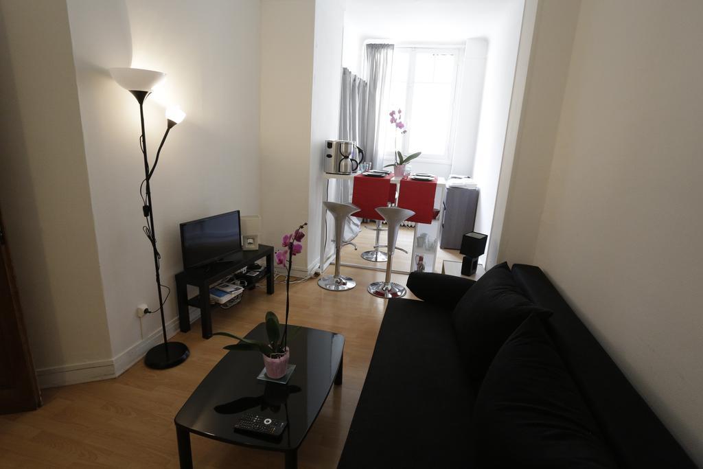 Residences Paris Maillot Neuilly-sur-Seine Room photo