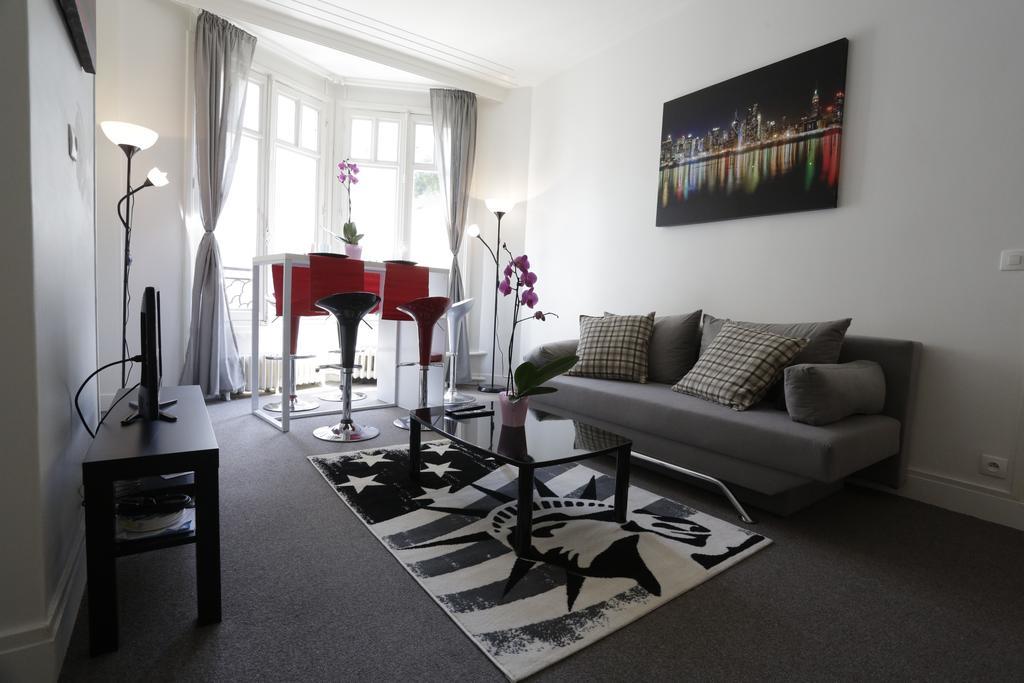 Residences Paris Maillot Neuilly-sur-Seine Room photo